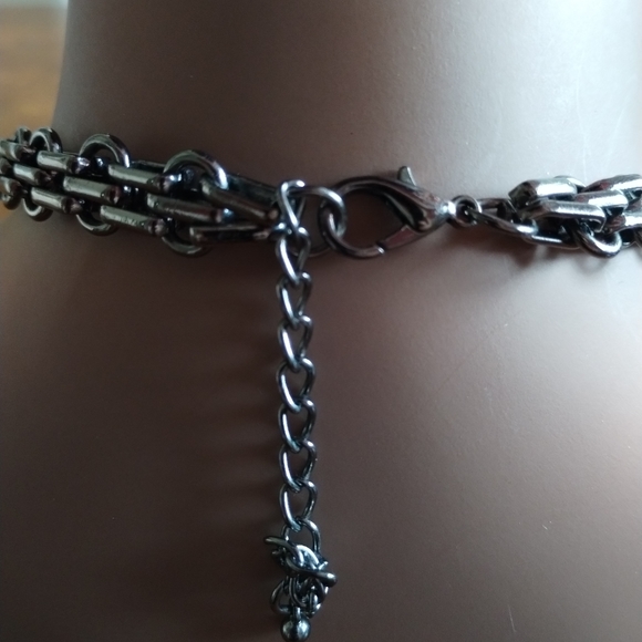 Statement Necklace - Radiance & Elegance Unveiled 🌠✨ (Pre-Owned) - Picture 6 of 7